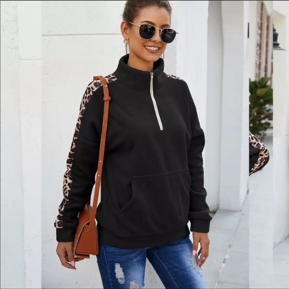 Leopard Fleece Pullover - Picture 1 of 2